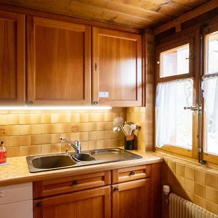 בקתה La Pive By Interhome